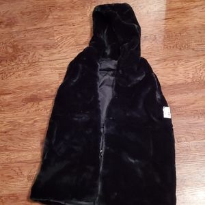 Faux fur with hoodie vest